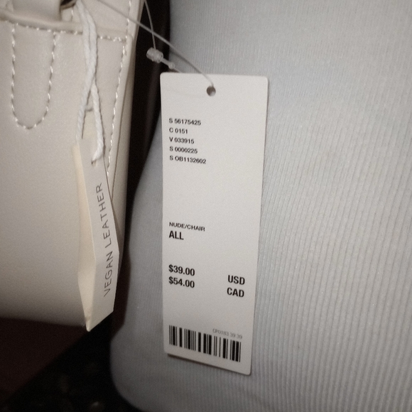 Coach wristlet and urban outfitters bag!! - Picture 12 of 12